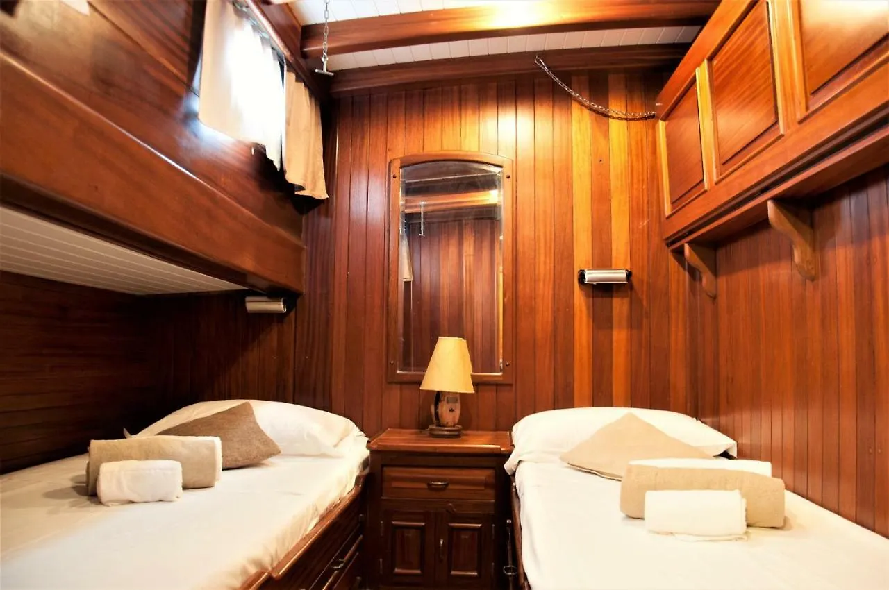 Hotel en barco Hotel Lady Christa Palermo